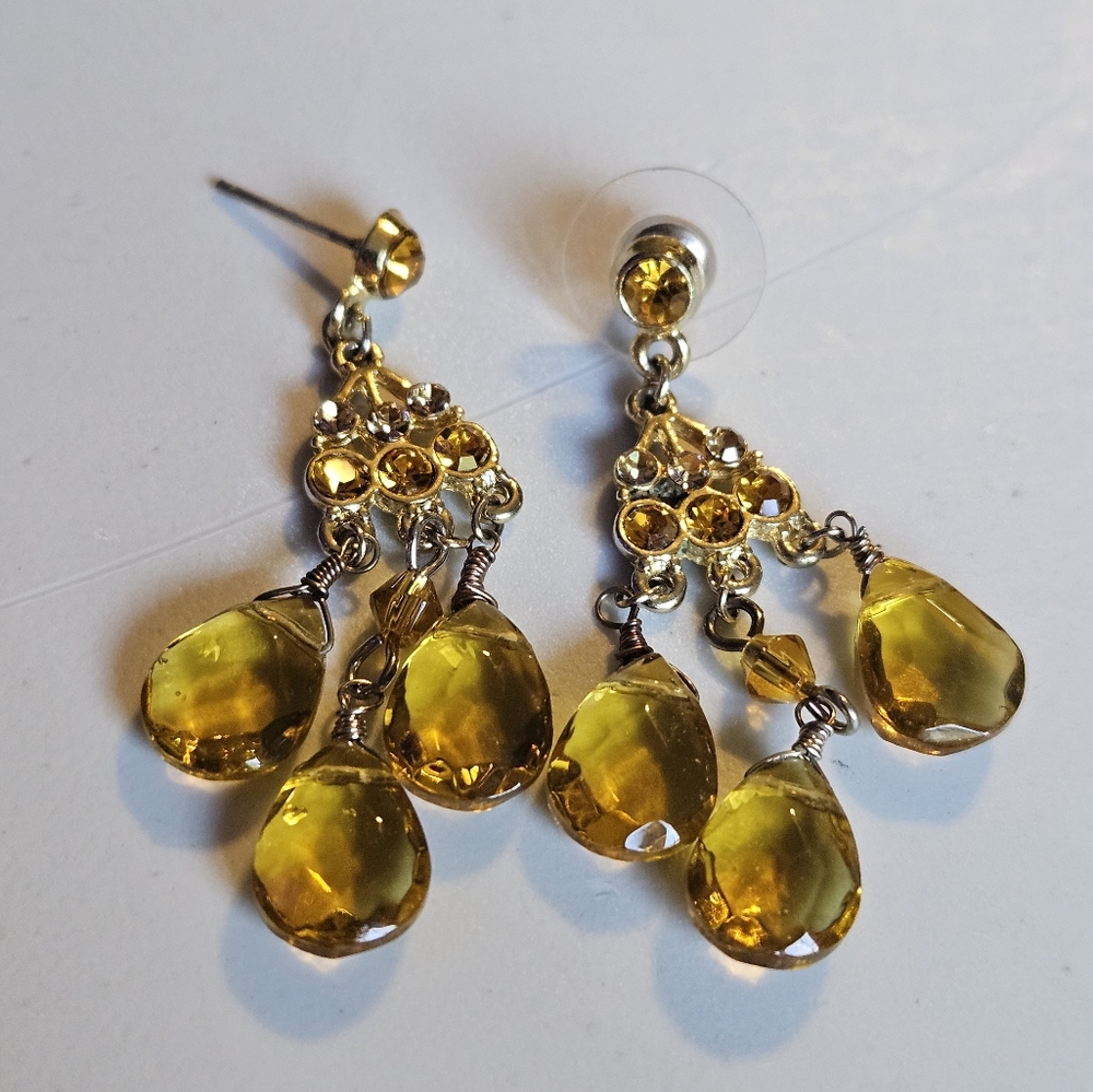 Light-amber-colored gemstone dangle earrings